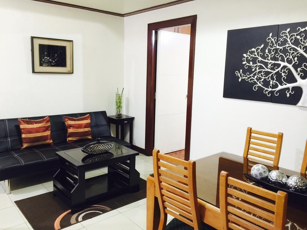 Mch Suites At Robinson'S Place Residences Manila Dış mekan fotoğraf